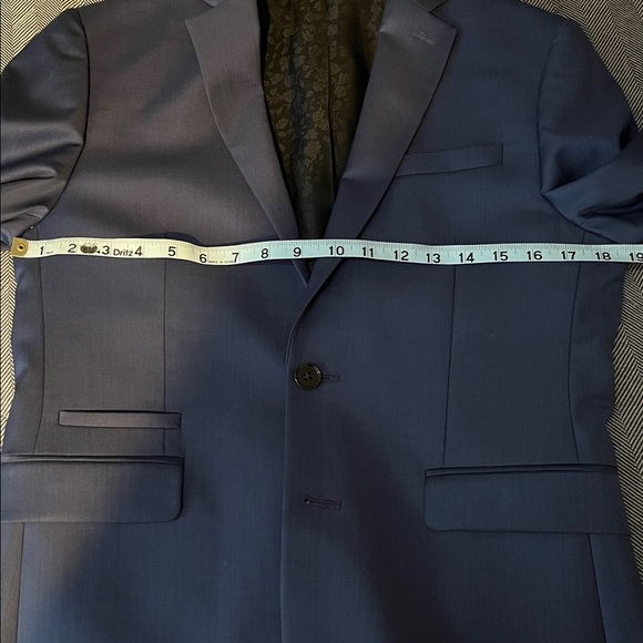 Express Blue Suit Classic Style - Picture 9 of 10